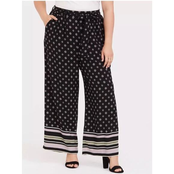 TORRID Women 4 PLUS 4X Pull-On Wide Leg Pants High-Rise Waistband Pant Black NWT - Picture 2 of 4